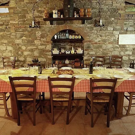 Dom wakacyjny Beautiful Farmhouse In With Private Terrace Montecarotto